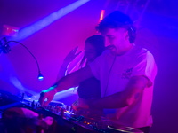  MG 6970 Groove Circle