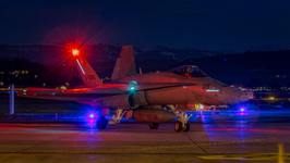  MG 7898 FA18 Payerne nocturne